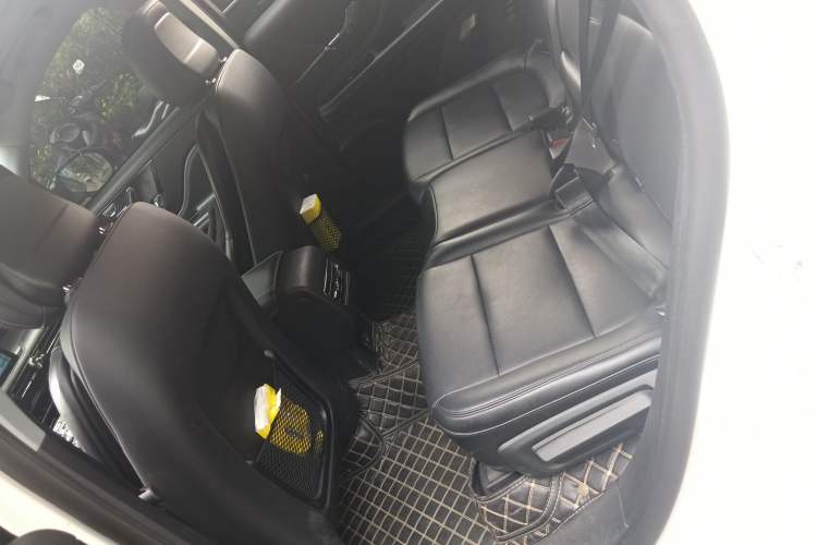 Used Lincoln Corsair 2021 2.0T Two-Wheel Drive Deluxe Edition Left Rear Seat