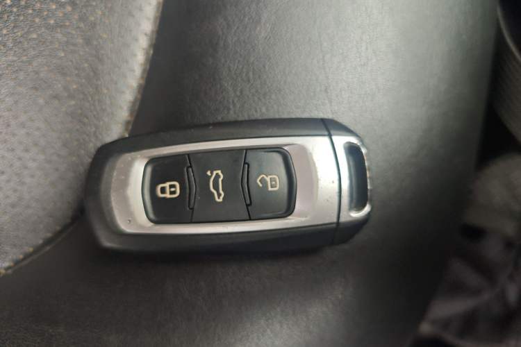 Used Geely Auto Emgrand GL 2018 1.4T Manual Elite Smart Connectivity Version Vehicle Key
