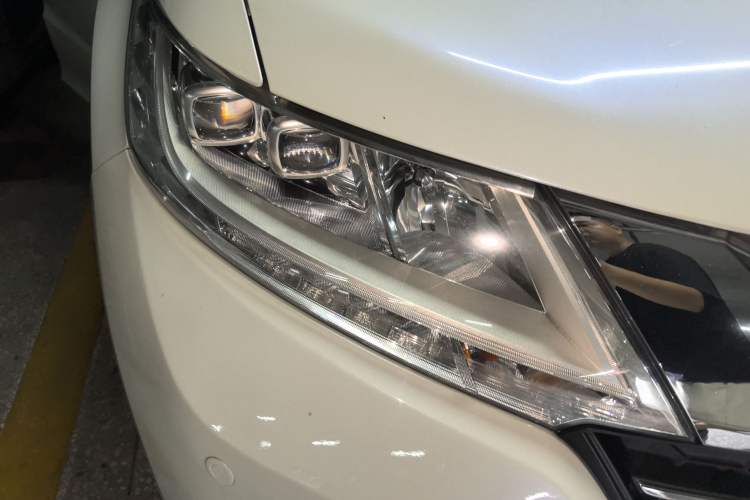 Used Honda Odyssey 2015 Updated Version 2.4L Smart Edition Right Front Headlight