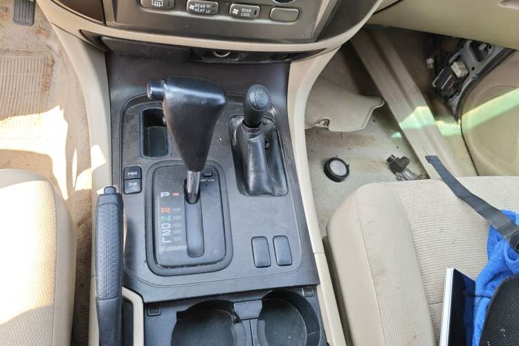 Used Toyota Land Cruiser 2005 4.5L Automatic GX Gear Lever