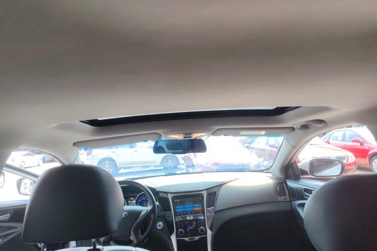 Used Hyundai Sonata 2015 Classic 2.0L Automatic Luxury Edition Headliner