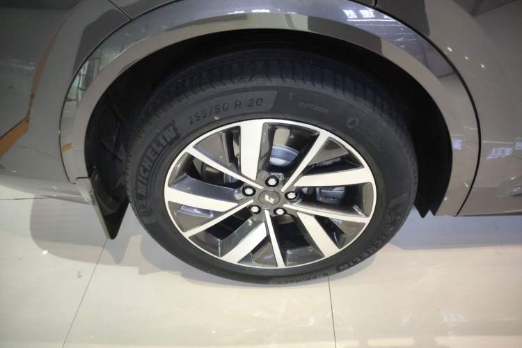 Used Li Auto L8 2023 Air model
