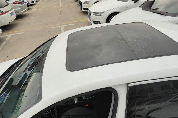 Used Audi A4L 2019 40 TFSI Fashion Edition China VI Emission Standard Roof