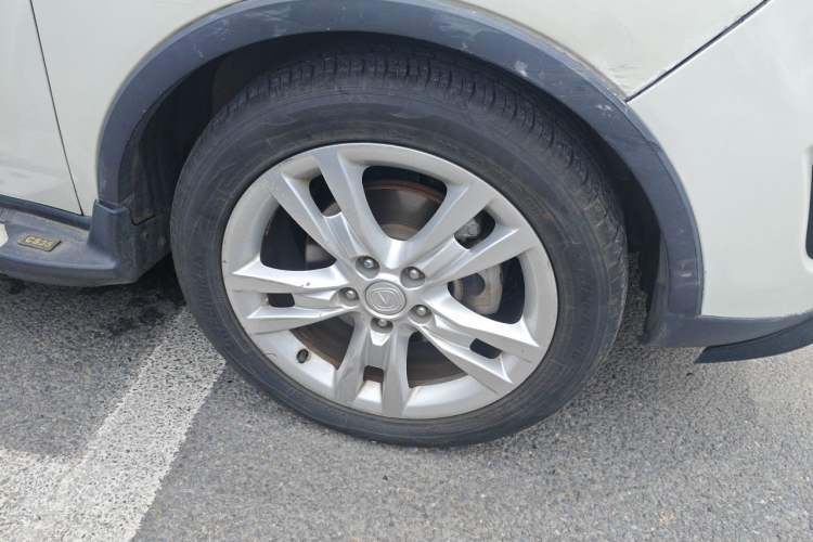 Used CHANGAN CS35 2012 1.6L Automatic Luxury Version China IV Standard