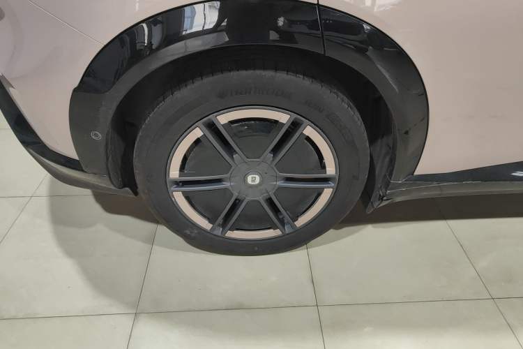 Used Xiaomi Auto YU7 2025 Ultra-Long Range High-Performance All-Wheel-Drive Max Edition Exterior 5