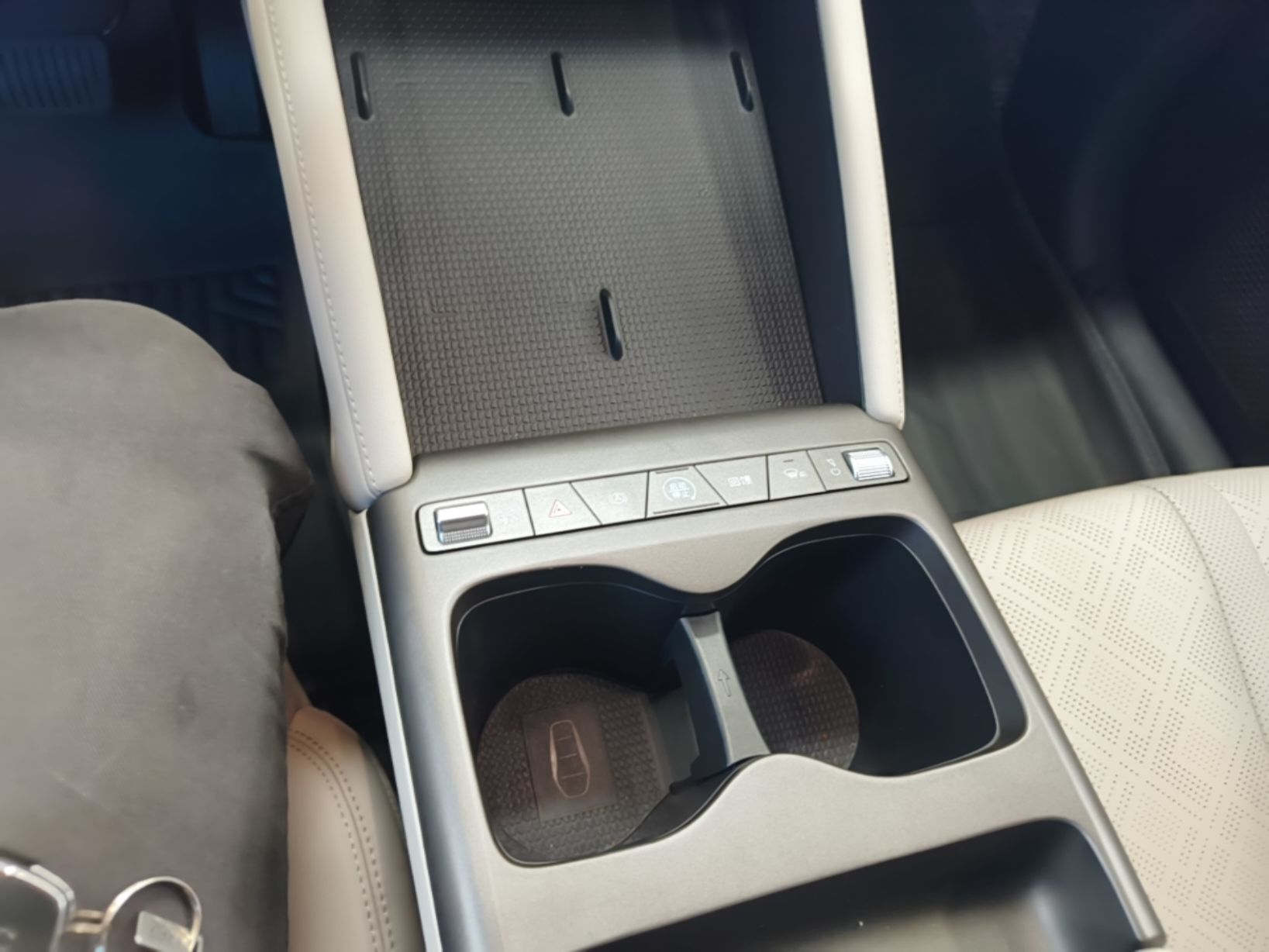 BYD Yuan UP 2025 Model 301KM Leading Version — снимка 18