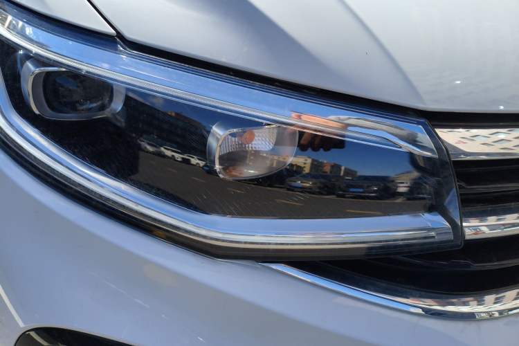 Used Volkswagen Bora 2023 200TSI DSG Enjoyment Edition Right Front Headlight