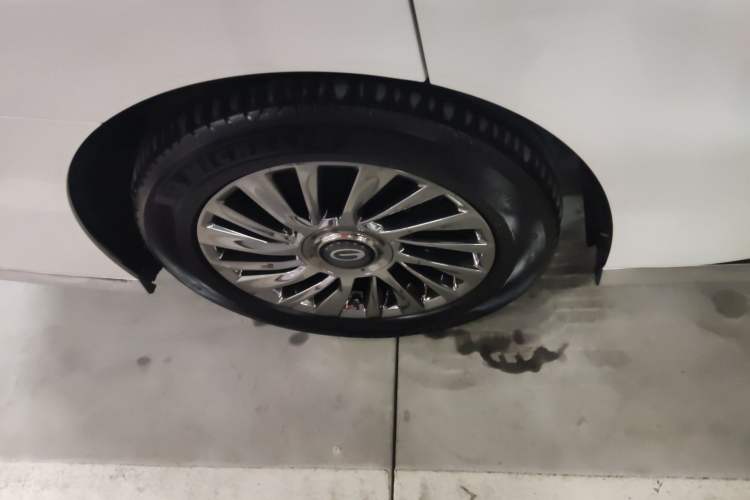 Used GAC Trumpchi M8 2023 Zongshi Series Dual-Motor Supreme Edition Right Rear Wheel Hub