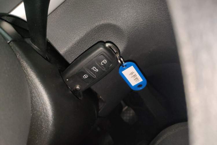 Used Volkswagen Touran 2013 1.4T Manual Fashion Edition 5 Seats Vehicle Key