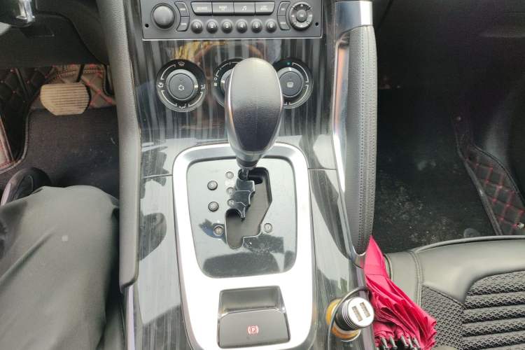 Used Peugeot 3008 2015 2.0L Automatic Classic Edition