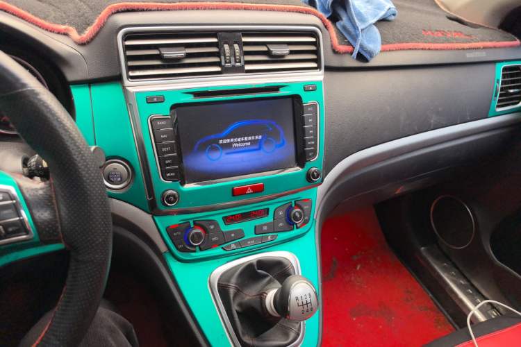 Used Haval H6 2017 Blue Label Sport Edition 1.5T Manual Two-Wheel Drive Elite Model Audio And AC Panel