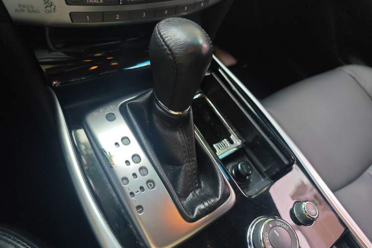 Used Infiniti Q70 2017 Q70L 2.5L Elite Edition
