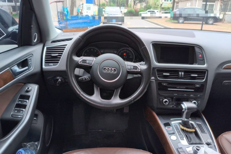 Used Audi Q5 2017 40 TFSI Comfort Model
