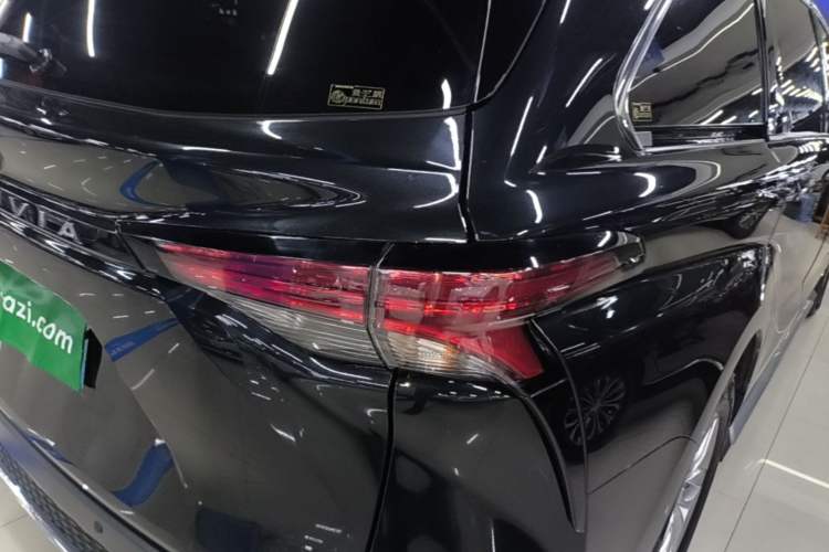 Used Toyota Granvia 2024 2.5L Hybrid Comfort Edition