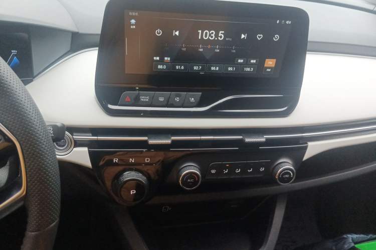 Used Bestune NAT 2023 PRO Comfortable Travel Battery-Swap Version 401km Audio And AC Panel