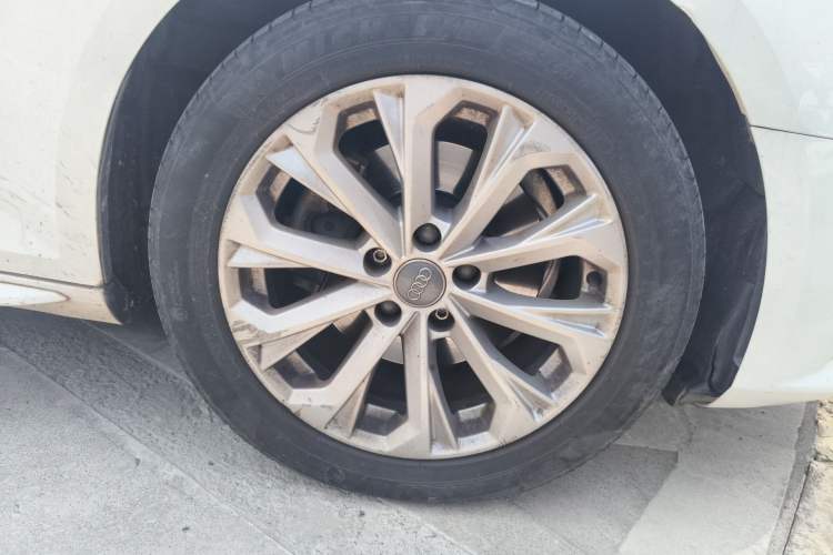 Used Audi A4L 2017 Plus 40 TFSI Ambition Model
