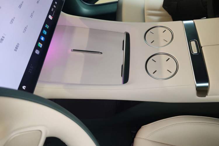 Used Xiaomi Auto YU7 2025 Ultra-Long Range High-Performance All-Wheel-Drive Max Edition
