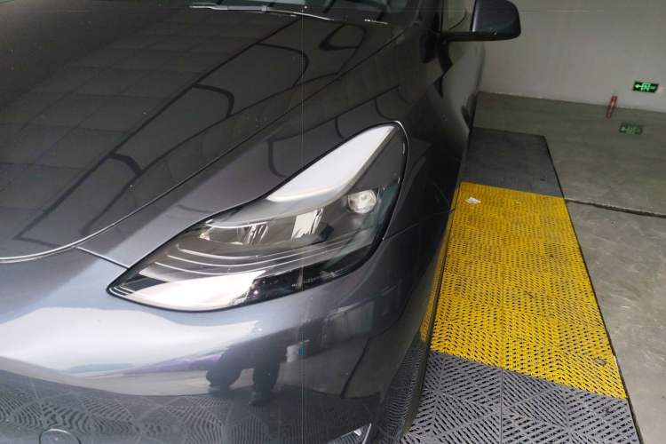 Used Tesla Model Y 2024 Long-Range All-Wheel-Drive Version
