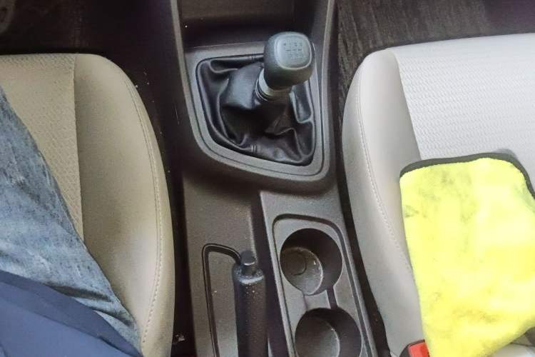 Used Wuling Hongguang V 2022 1.5L Jingqu Edition Electric-Assist LAR Gear Lever