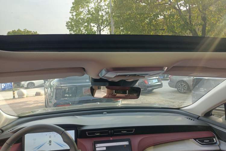 Used Hongqi H5 2025 2.0T Automatic Flag Edition – 500 000 Units Commemorative Version
