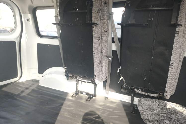 Used CHANGAN KAICHENG Ruixing M60 2023 1.5L GDI Basic Model Passenger Vehicle 6/7 Seats Left Rear Seat