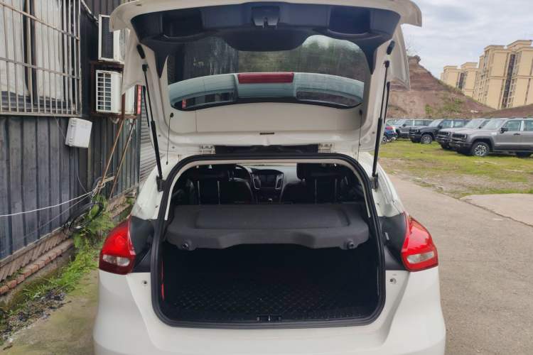 Used Ford Focus 2017 Hatchback 1.6L Manual Comfort Plus SmartDrive Edition