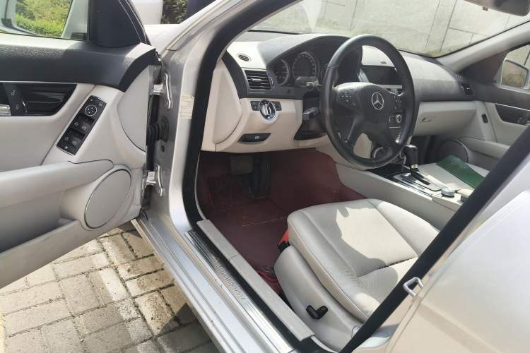 Used Mercedes-Benz C-Class 2010 C 180K Classic model Driver Seat