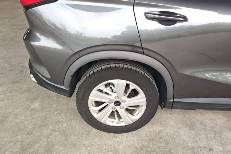 Used CHANGAN OSHAN X5 2021 1.6L CVT Luxury Model Right Rear Wheel Hub