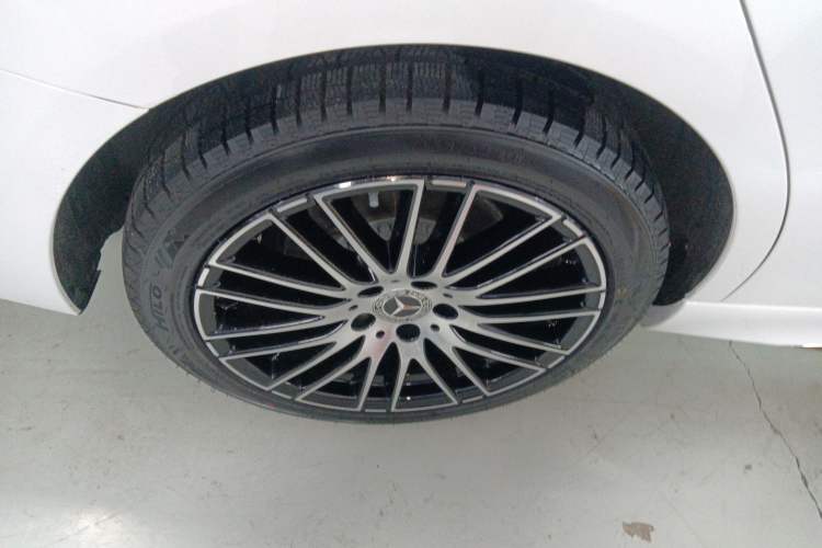 Used Mercedes-Benz C-Class 2025 Facelift C 260 L Sport Edition Right Rear Wheel Hub