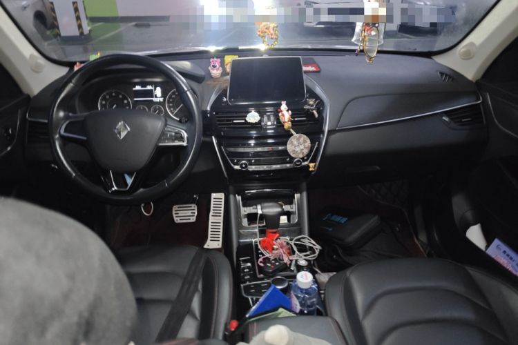 Used BORGWARD BX5 2017 20TGDI Automatic Two-Wheel Drive Pioneer Edition Center Console