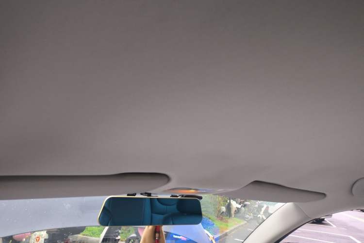 Used Volkswagen Bora 2012 1.6L Automatic Fashion Edition Headliner