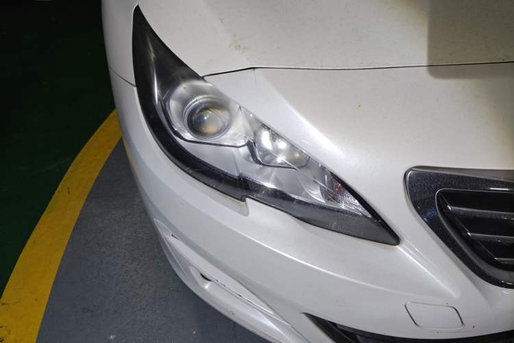 Used Peugeot 408 2015 1.2T Automatic Luxury Edition Right Front Headlight