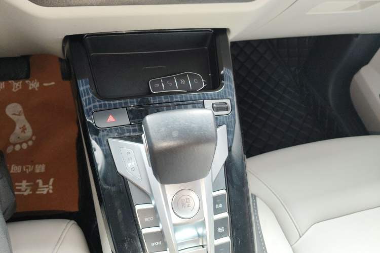 Used BYD Yuan Pro 2021 401 km Luxury Version Gear Lever