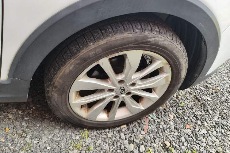 Used Cowin V3 2016 1.5L Manual SmartConnect II Navigation Version Right Front Wheel Hub