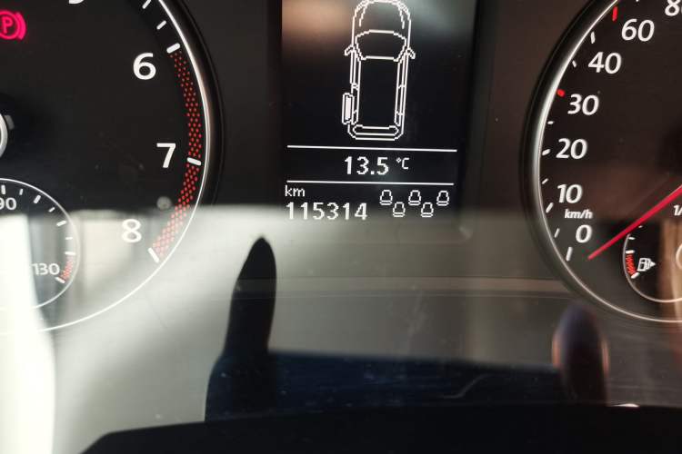 Used Volkswagen Sharan 2013 1.8TSI Comfort Model Euro IV
