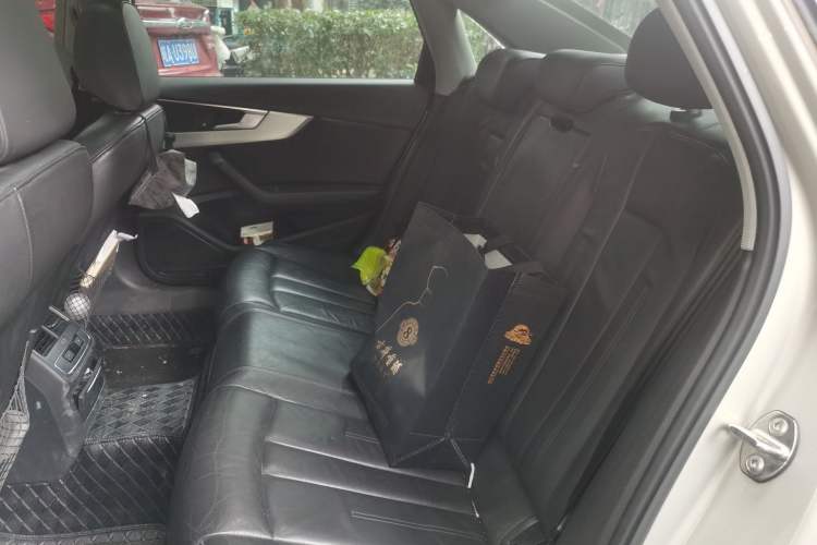 Used Audi A4L 2019 40 TFSI Fashion Edition China VI Emission Standard