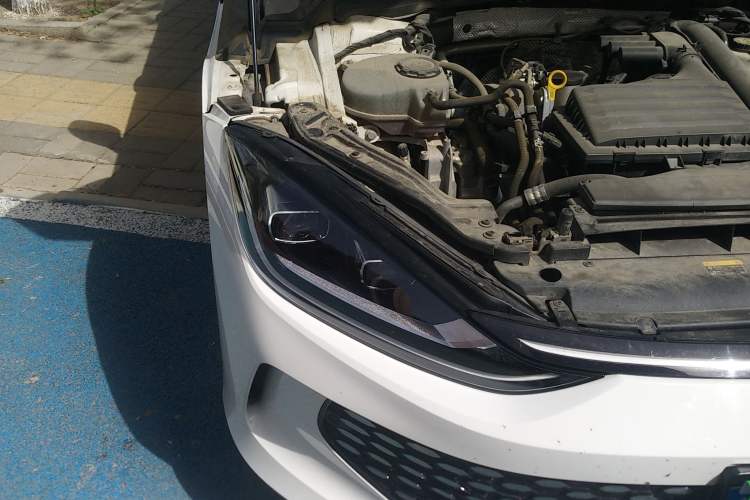 Used Volkswagen Lamando 2023 Lavida L 280TSI DSG Cool & Spicy Edition Right Front Headlight