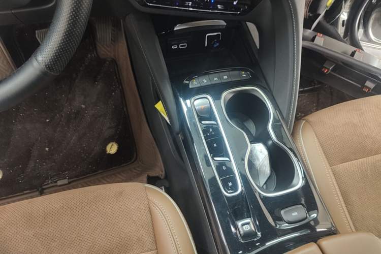 Used Buick Envision 2020 Encore S 652T Four-Wheel Drive Luxury Model
