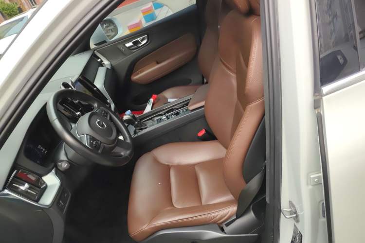 Used Volvo XC60 2021 T5 4x4 Smart Luxury Edition Left Front Seat