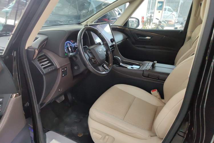 Used Toyota Alphard 2024 Dual-Engine 2.5L Deluxe Edition
