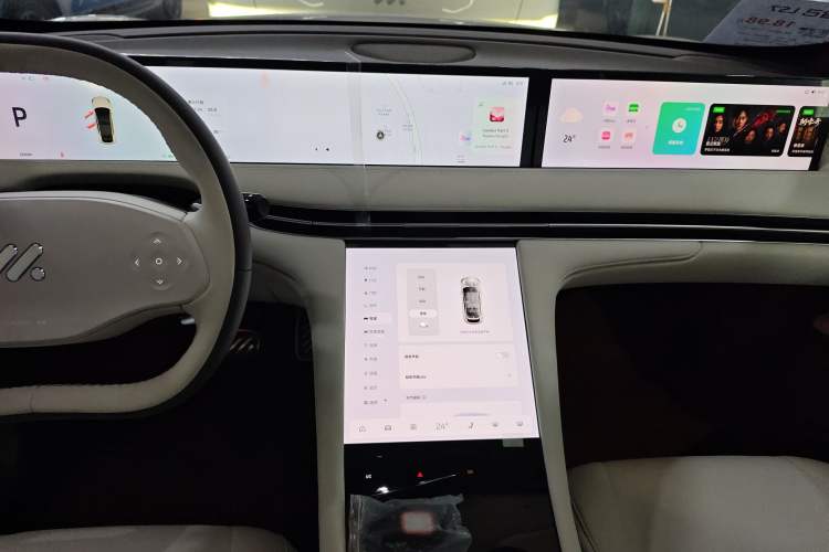 Used IM LS7 2023 90 kWh Elite All-Wheel-Drive Version