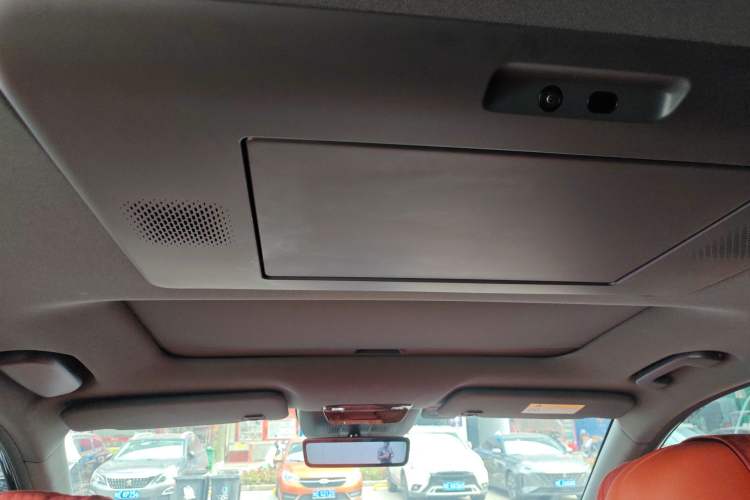 Used Dongfeng eπ eπ008 2024 210Max Range-Extended Version 6 Seats Headliner