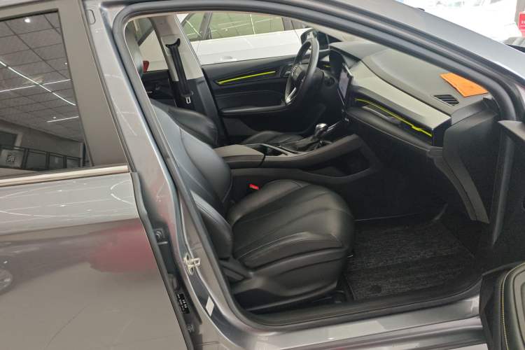 Used Roewe i5 2021 Revised Version 1.5L CVT Diamond Edition Right Front Seat