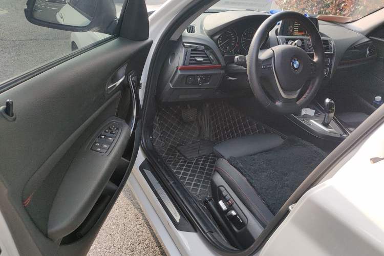 Used BMW 1 Series 2016 120i Sport Design Package