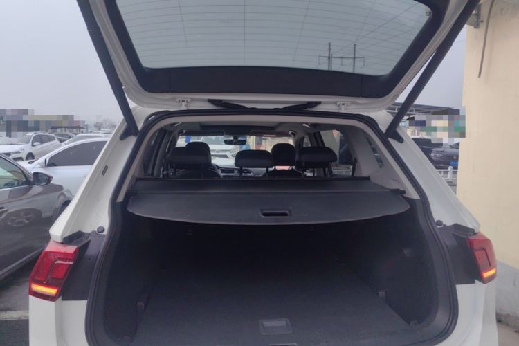 Used Volkswagen Tiguan L 2019 Revised 330TSI Automatic Two-Wheel Drive Smart & Luxury Edition China VI Standard
