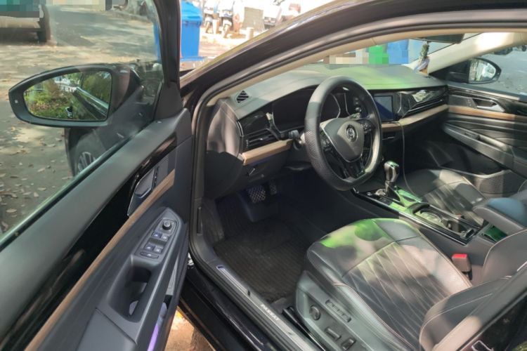 Used Volkswagen Passat 2019 330TSI Luxury Edition China VI Standard
