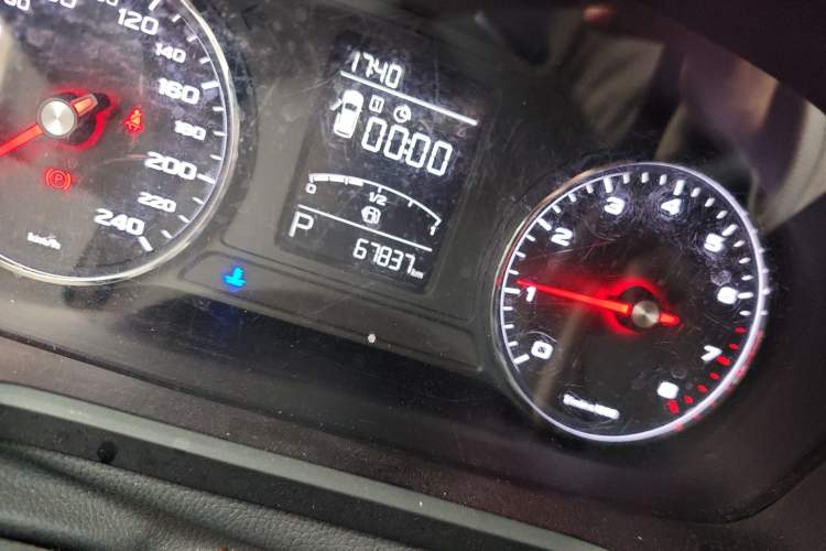 Used Roewe RX5 2018 20T Two-Wheel Drive Automatic Internet Smart Edition
