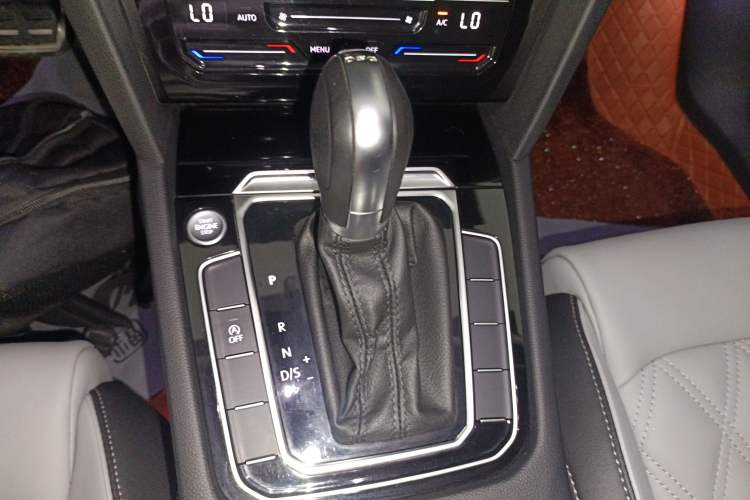 Used Volkswagen Magotan 2023 2 Million Units Limited Edition 330TSI DSG Leading Version Gear Lever
