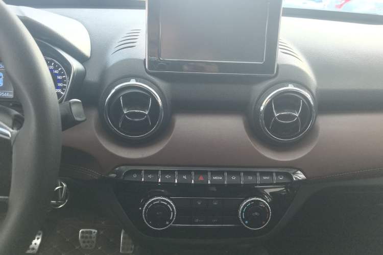 Used BAIC Changhe Q35 2016 1.5L Manual Smart Edition
