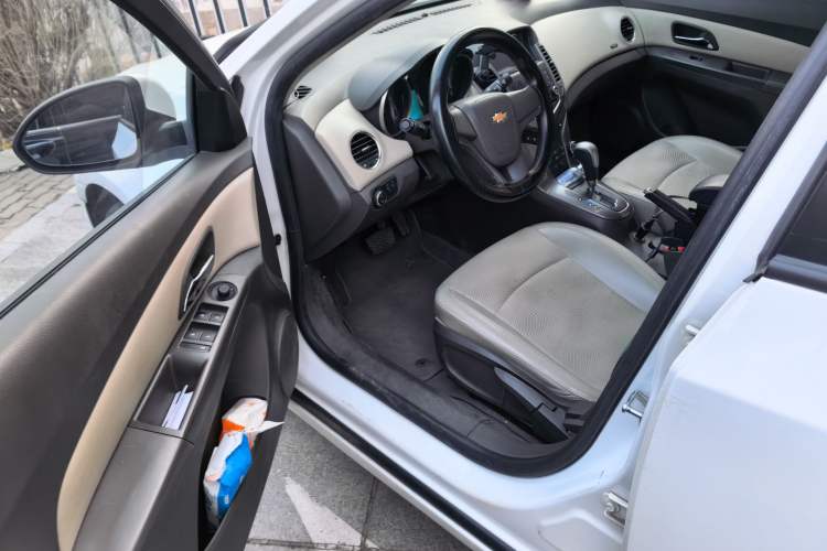 Used Chevrolet Cruze 2015 1.5L Classic SE AT
